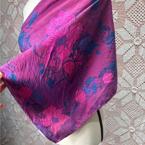 100% Thai Silk Floral Scarf Pink & Purple - Picture 4 of 9